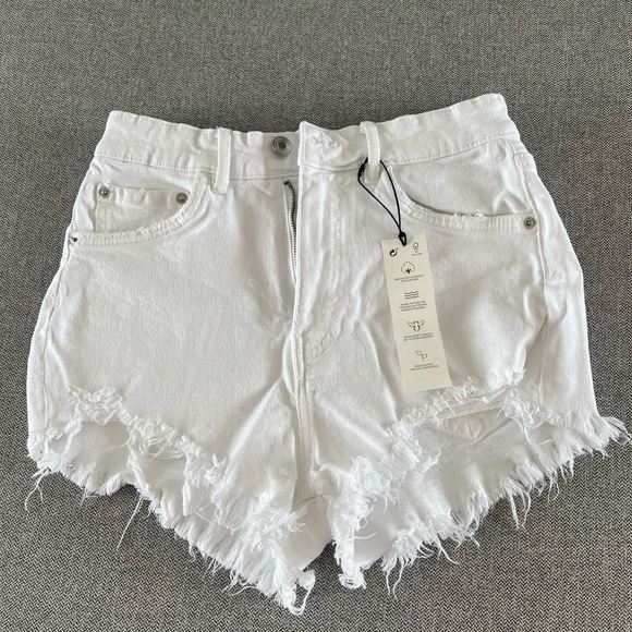 Zara denim shorts in white US 4 / 26 (Brand new) - Picture 2 of 4